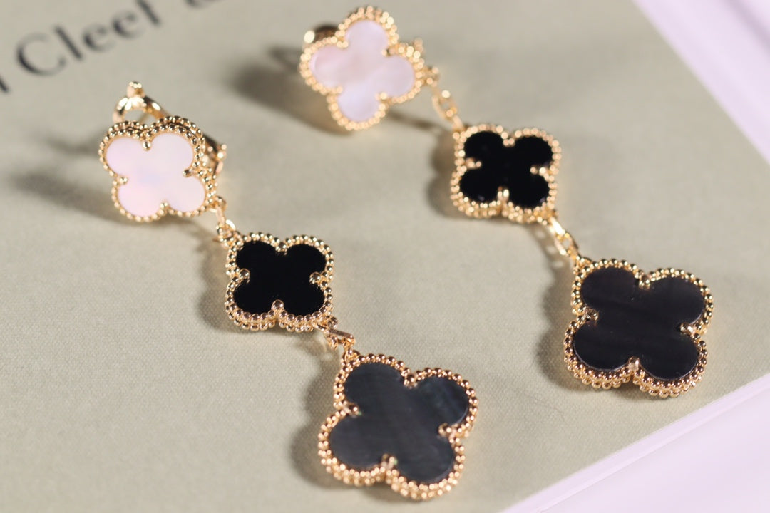 [CA]CLOVER EARRINGS GOLD ONYX MOP 3 MOTIF