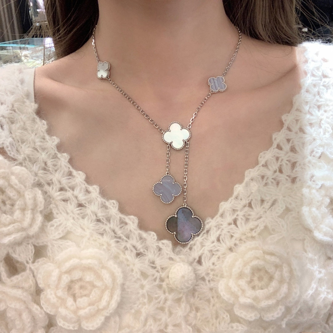 [CA]CLOVER MOP CHALCEDONY NECKLACE SILVER 6 MOTIF