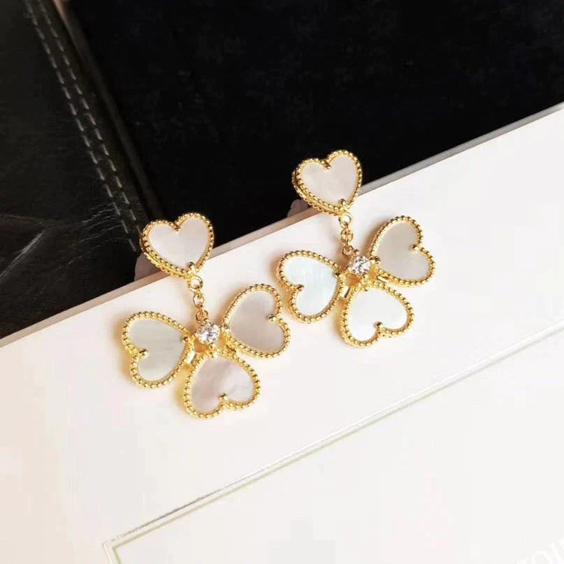 [CA]CLOVER SWEET WHITE MOP EARRINGS