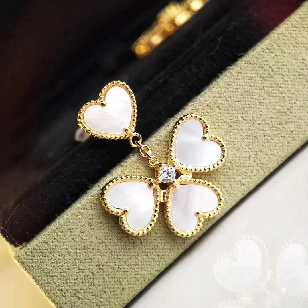 [CA]CLOVER SWEET WHITE MOP EARRINGS