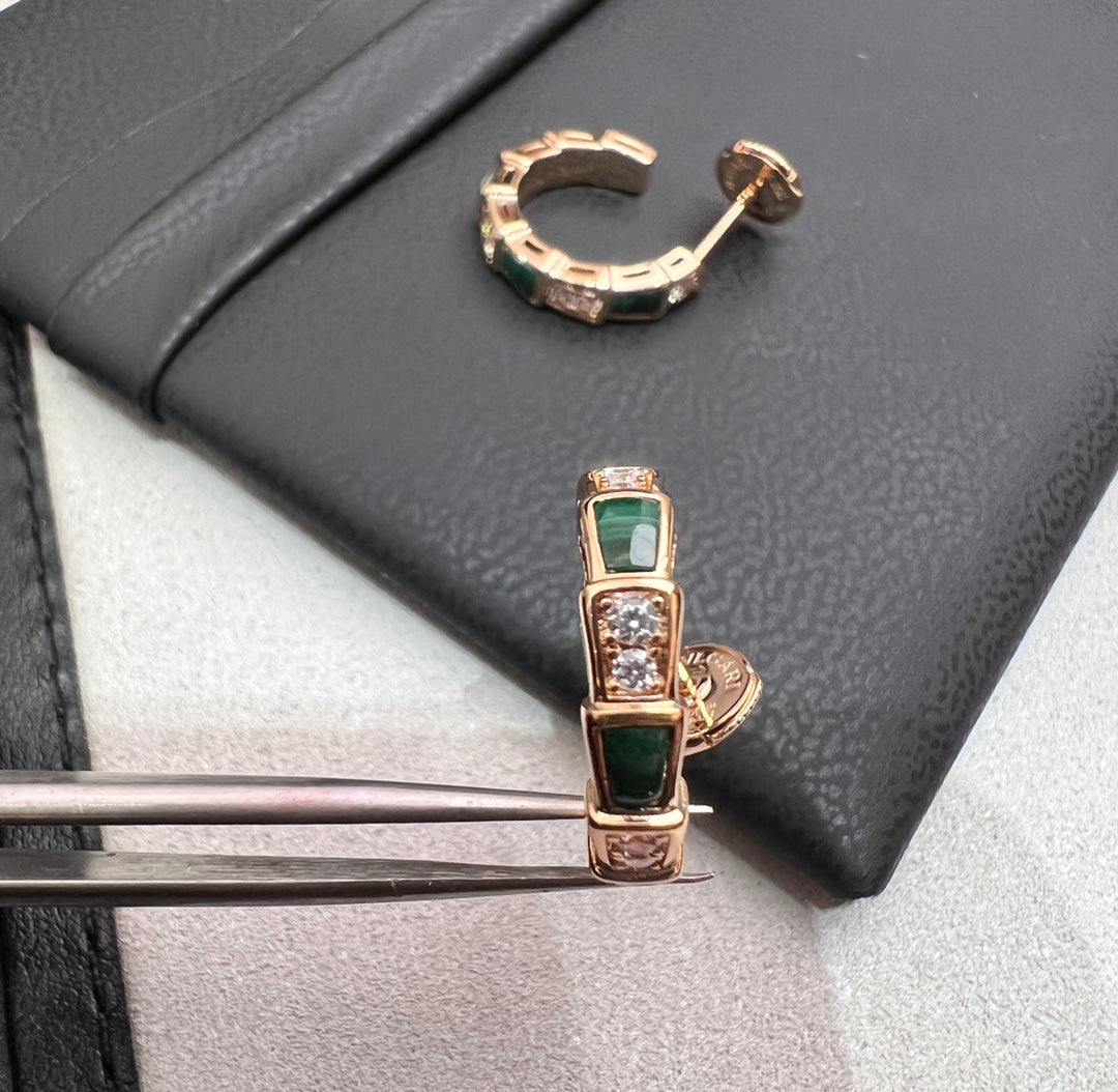 [CA]SERPENTI MALACHITE PINK GOLD EARRINGS