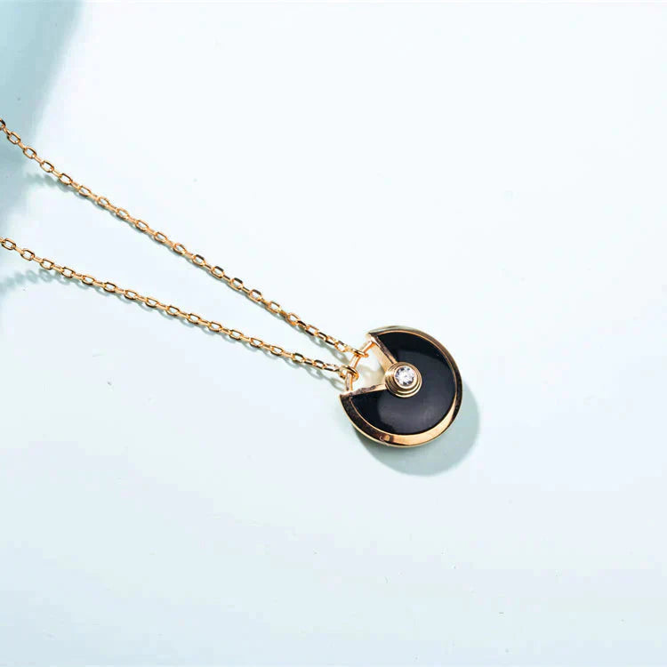 [CA]AMULETTE GOLD CARNELIAN ONYX NECKLACE