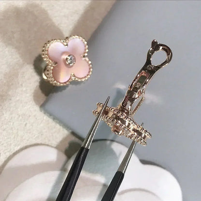 [CA]CLOVER MEDIUM 1 MOTIFS  PINK MOP DIAMOND EARRINGS