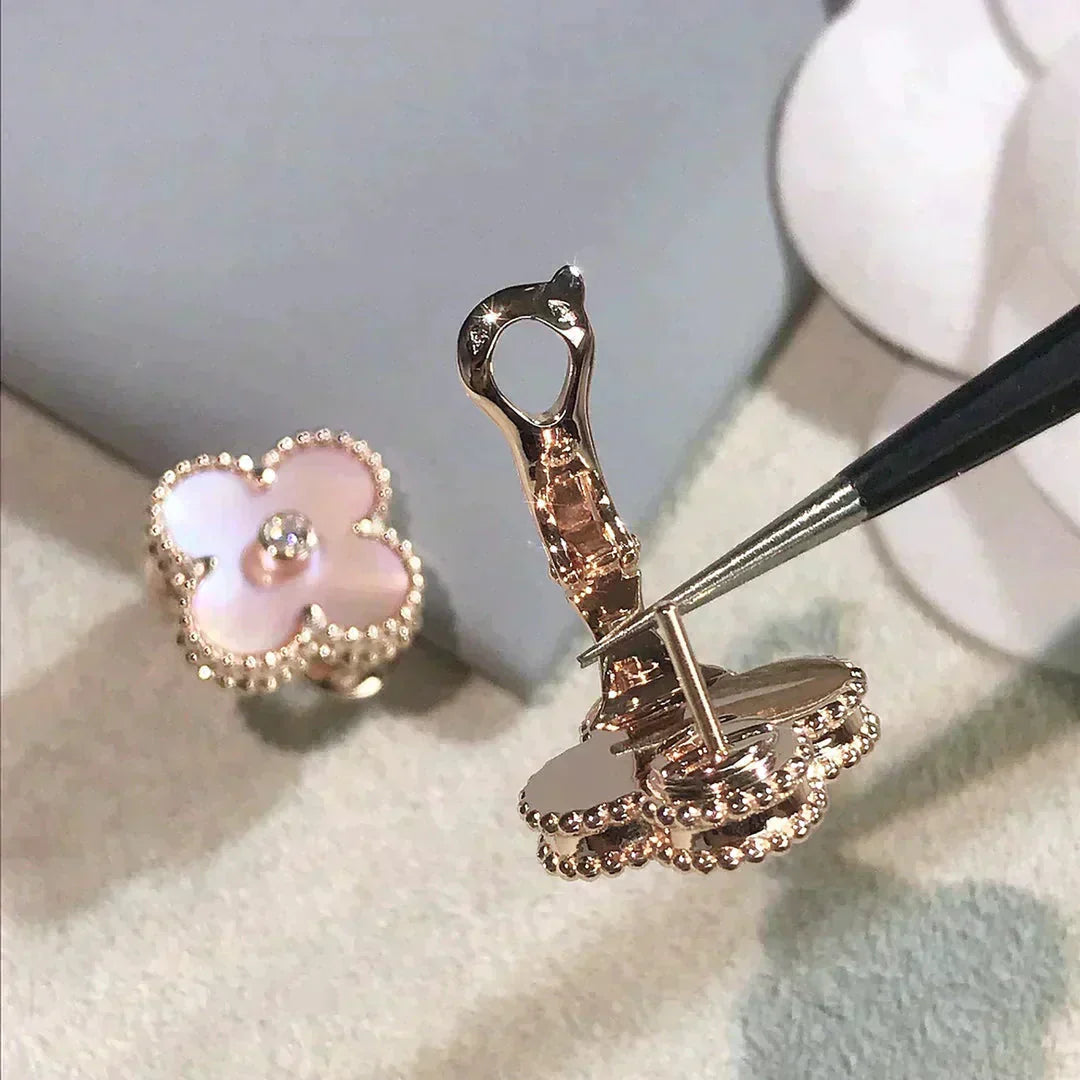 [CA]CLOVER MEDIUM 1 MOTIFS  PINK MOP DIAMOND EARRINGS