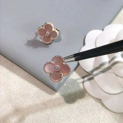 [CA]CLOVER MEDIUM 1 MOTIFS  PINK MOP DIAMOND EARRINGS