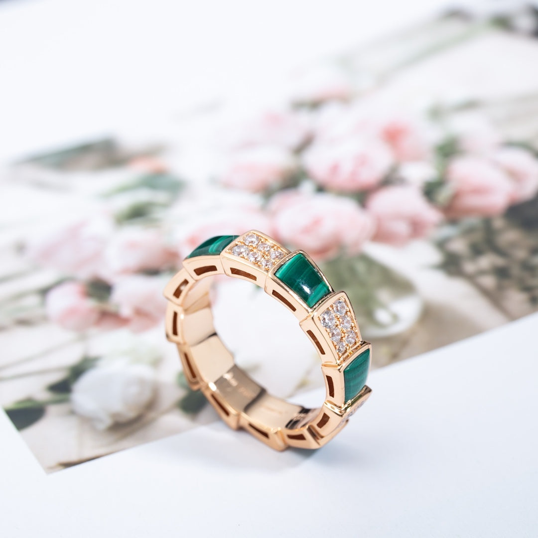 [CA]SERPENTI RING PINK GOLD MALACHITE DIAMOND PAVED 4MM