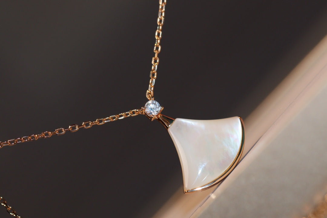 [CA]DREAM NECKLACE WHITE MOP PINK GOLD 1 DIAMOND