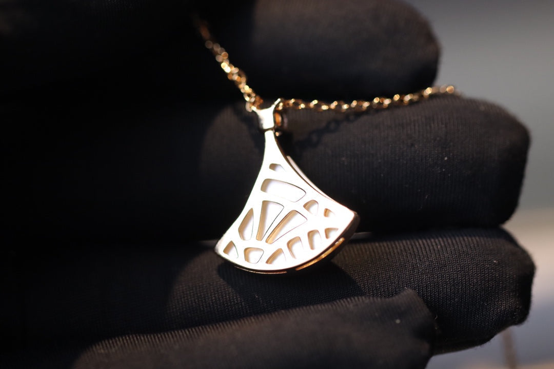 [CA]DREAM NECKLACE WHITE MOP PINK GOLD 1 DIAMOND