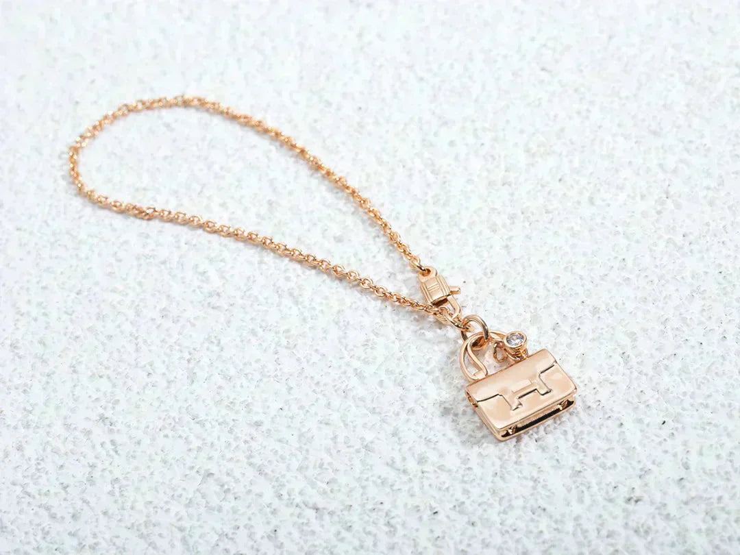 [CA]AMULETTE PEDANT ROSE GOLD NECKLACE