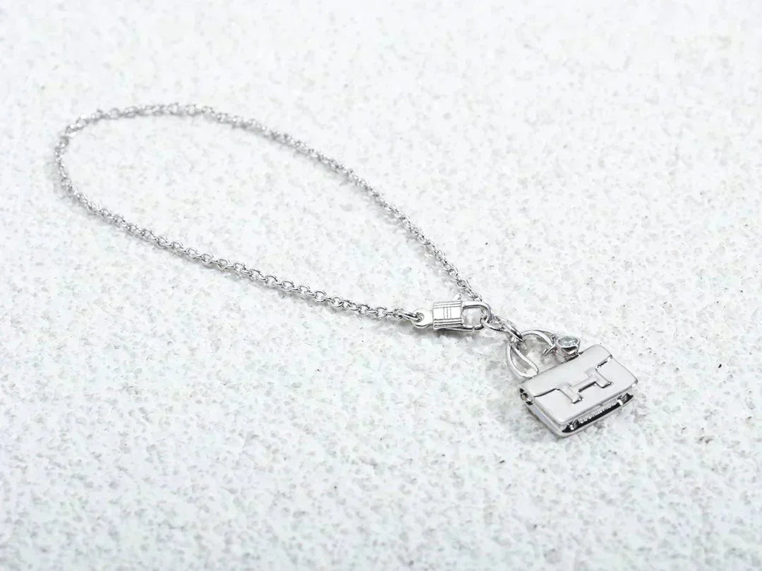 [CA]AMULETTE PEDANT SILVER NECKLACE