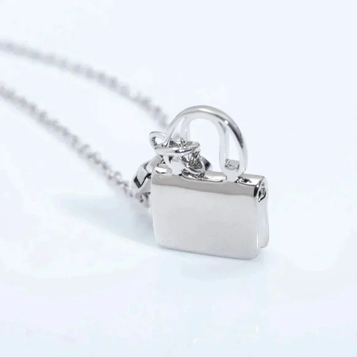 [CA]AMULETTE PEDANT SILVER NECKLACE