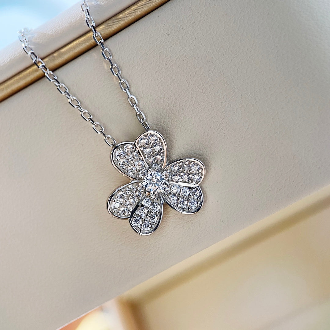 [CA]CLOVER DIAMOND NECKLACE SILVER