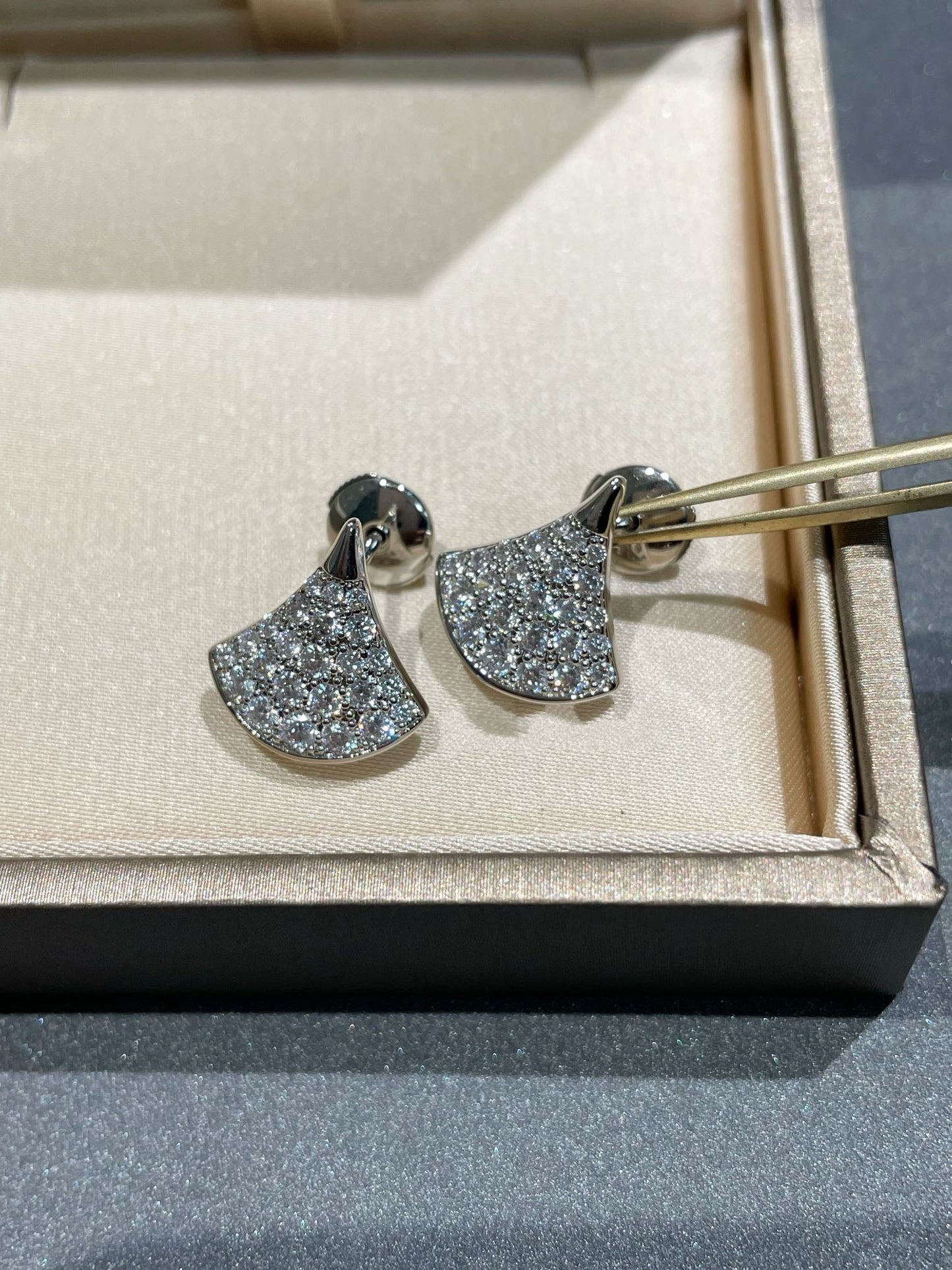 [CA]DREAM STUD EARRINGS DIAMOND