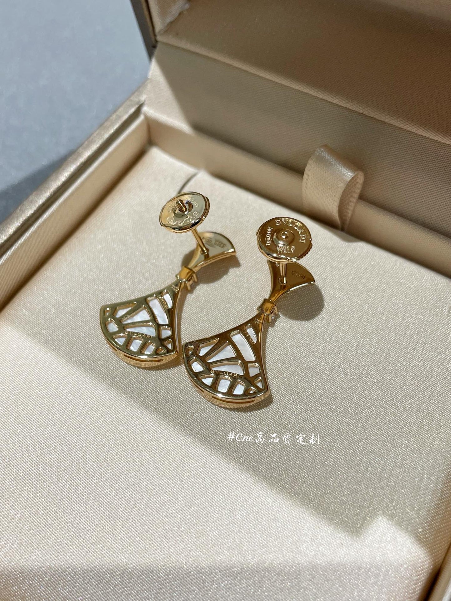 [CA]DREAM MOP 1 DIAMOND EARRINGS