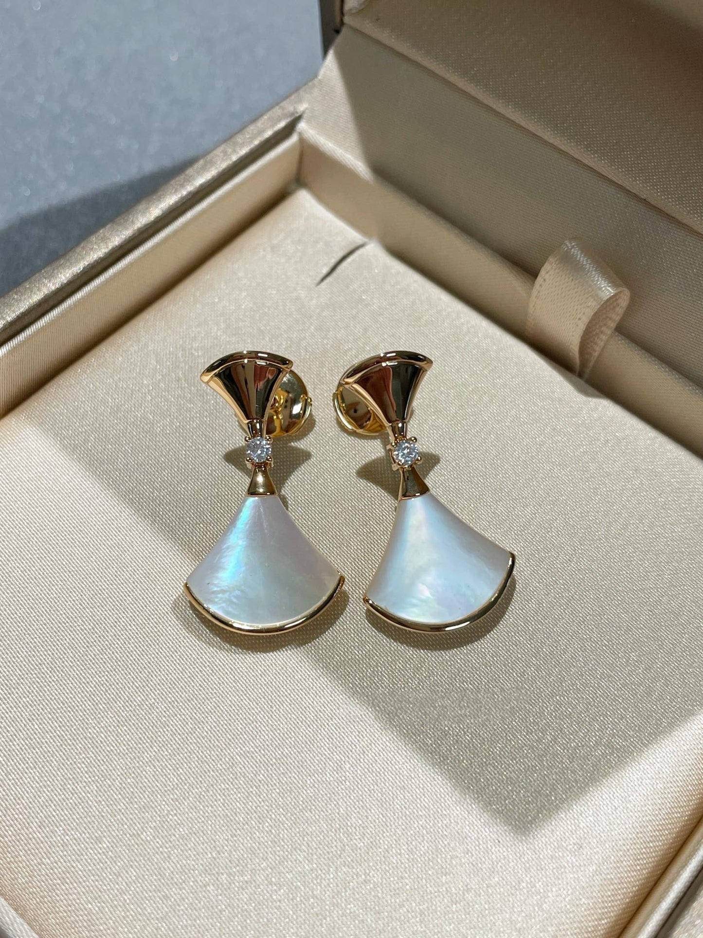 [CA]DREAM MOP 1 DIAMOND EARRINGS