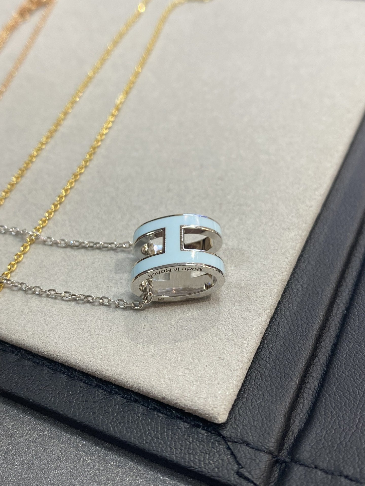 [CA]POP H LIGHT BLUE NECKLACE