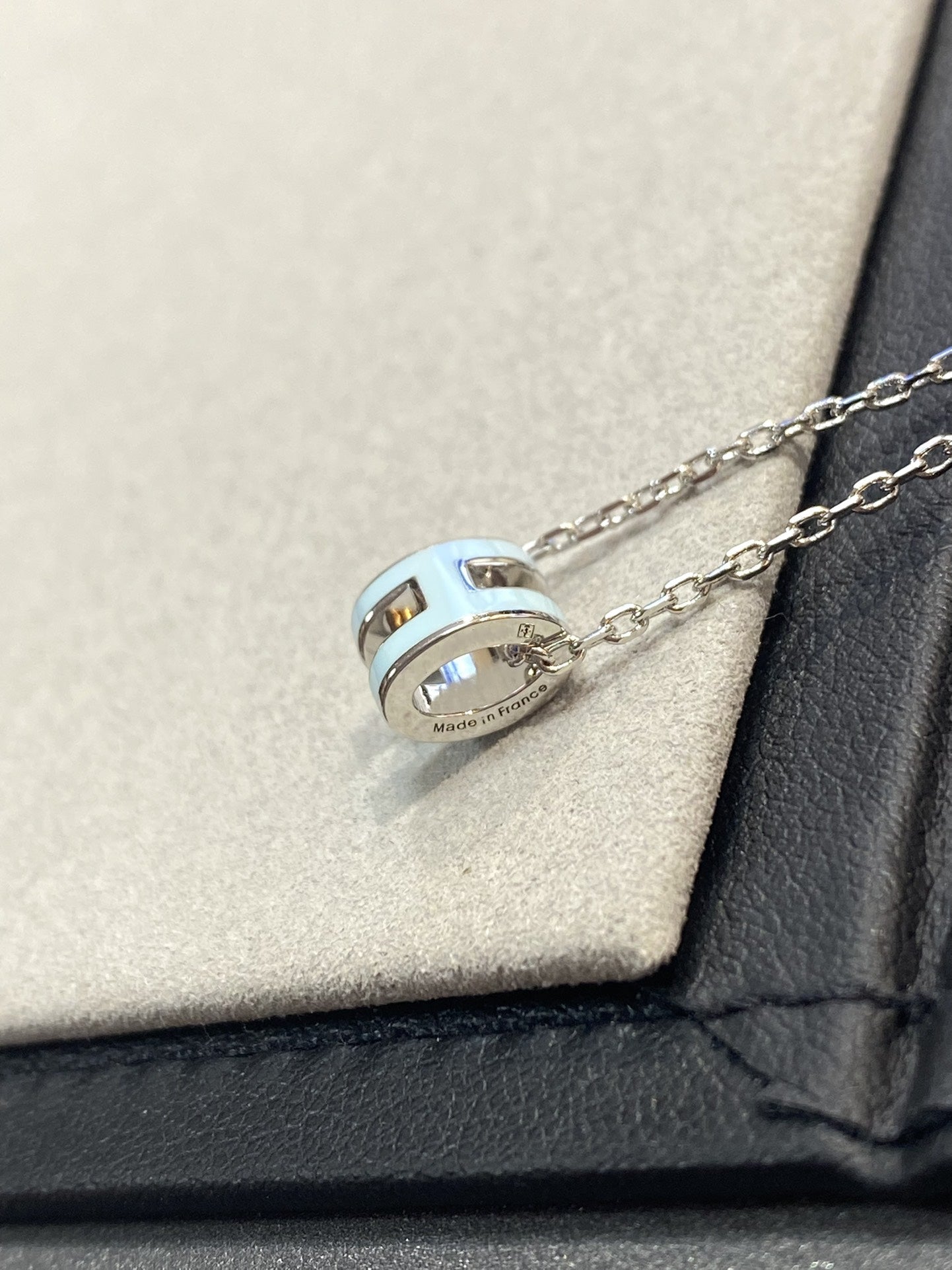 [CA]POP H LIGHT BLUE NECKLACE