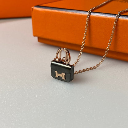 [CA]CONSTANCE BLACK PEDANT PINK GOLD NECKLACE