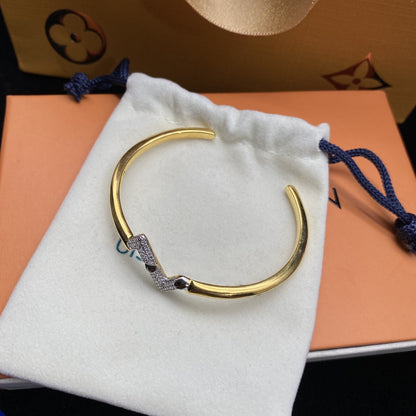 [CA]VOLTE UPSITE DOWN DIAMOND GOLD OPEN BRACELET