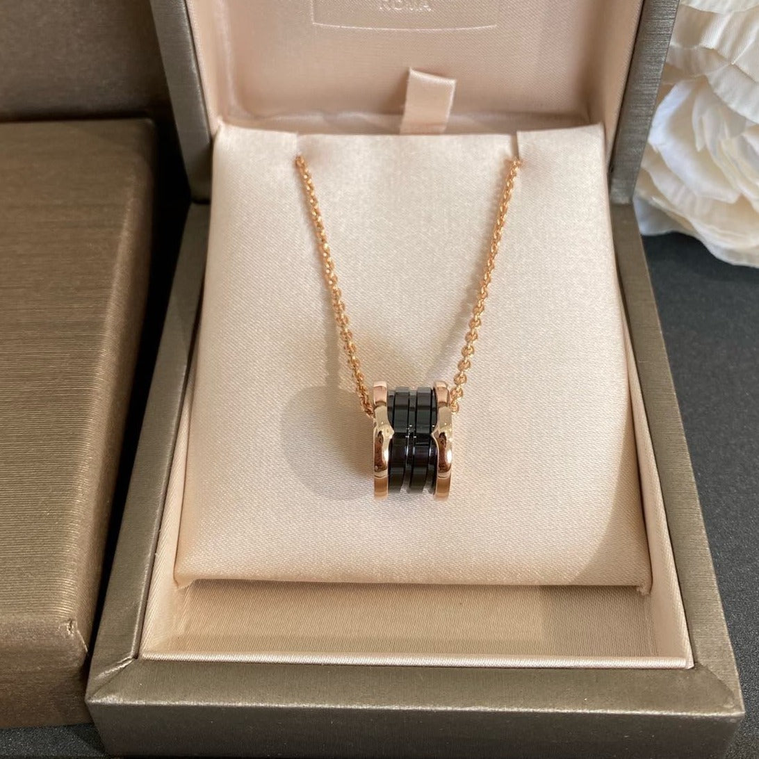 [CA]ZERO 1 BLACK CERAMIC PINK GOLD NECKLACE