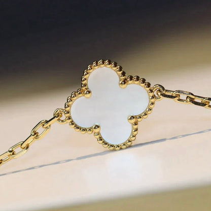 [CA]CLOVER 20 MOTIFS WHITE MOP NECKLACE