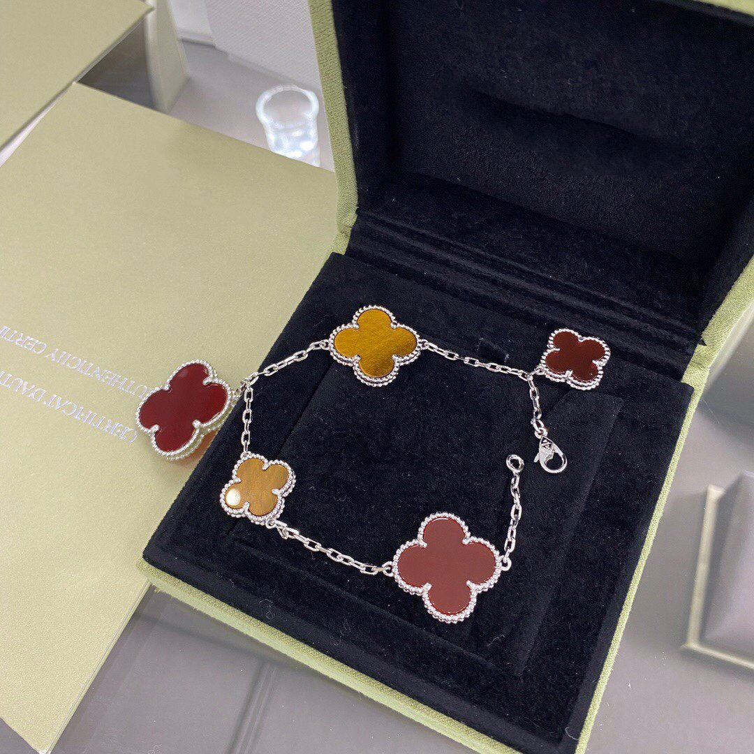 [CA]CLOVER 5 MOTIFS SIVLER CARNELIAN TIGER EYE BRACELET