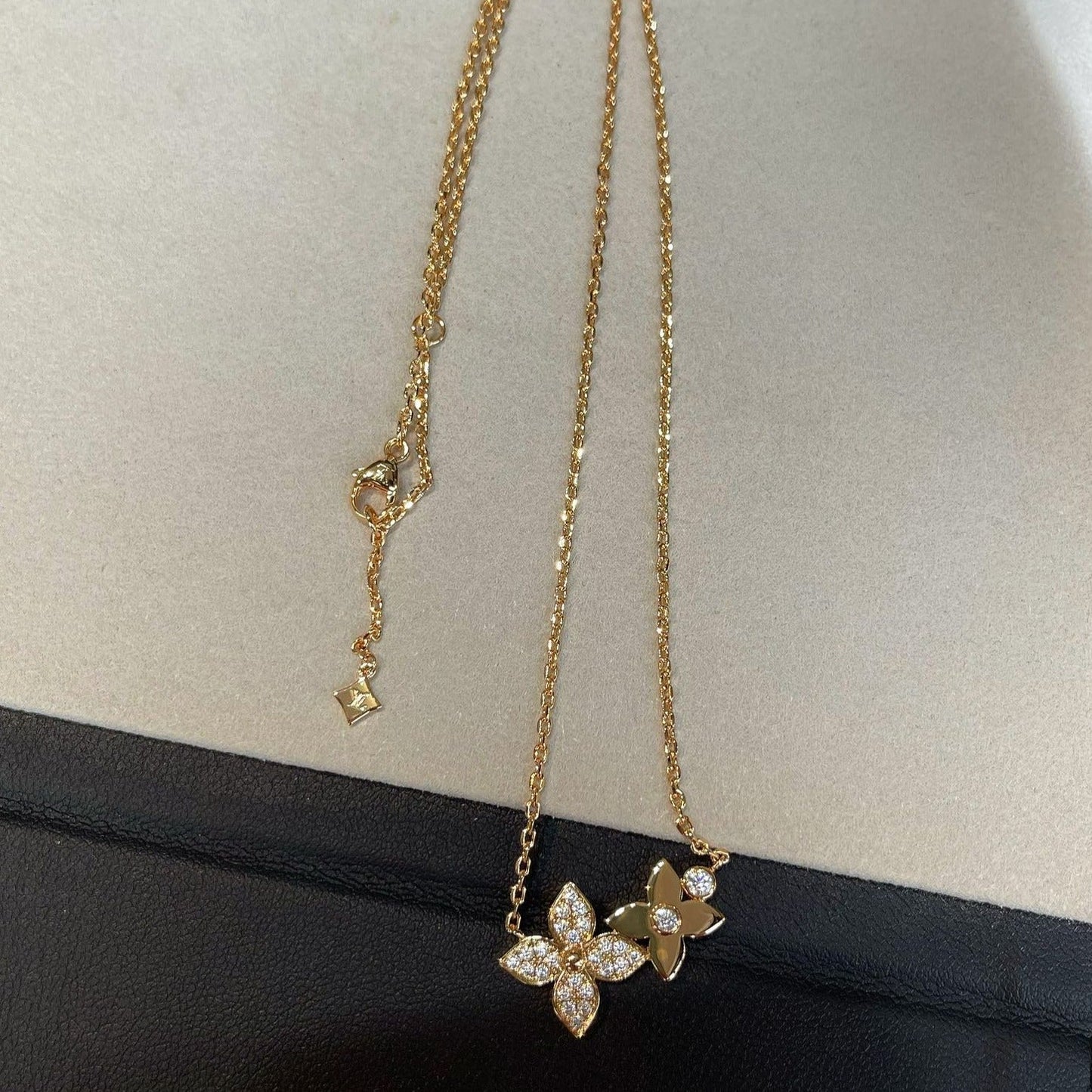 [CA]STAR BLOSSOM NECKLACE PINK GOLD DIAMONDS