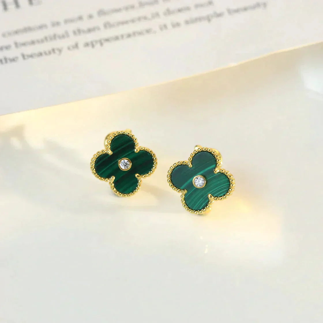 [CA]CLOVER MEDIUM 1 MOTIFS MALACHITE DIAMOND EARRINGS