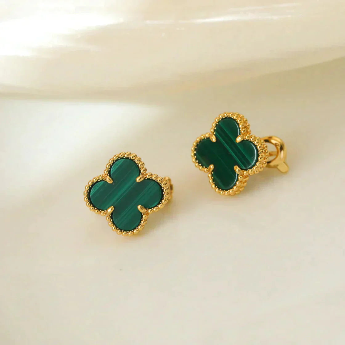 [CA]CLOVER MEDIUM 1 MOTIFS MALACHITE  EARRINGS