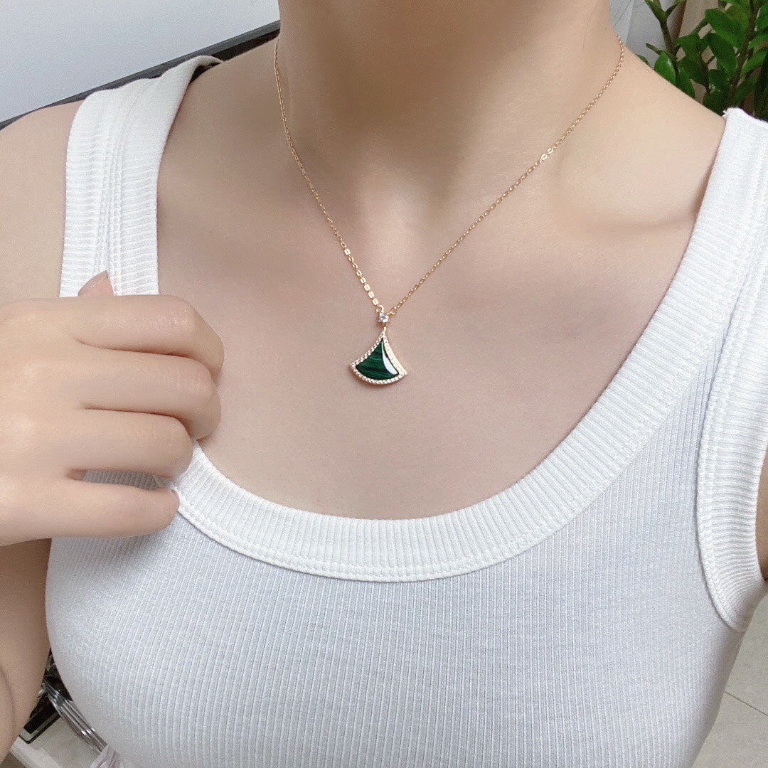 [CA]DREAM MALACHITE DIAMOND PAVED PINK GOLD NECKLACE