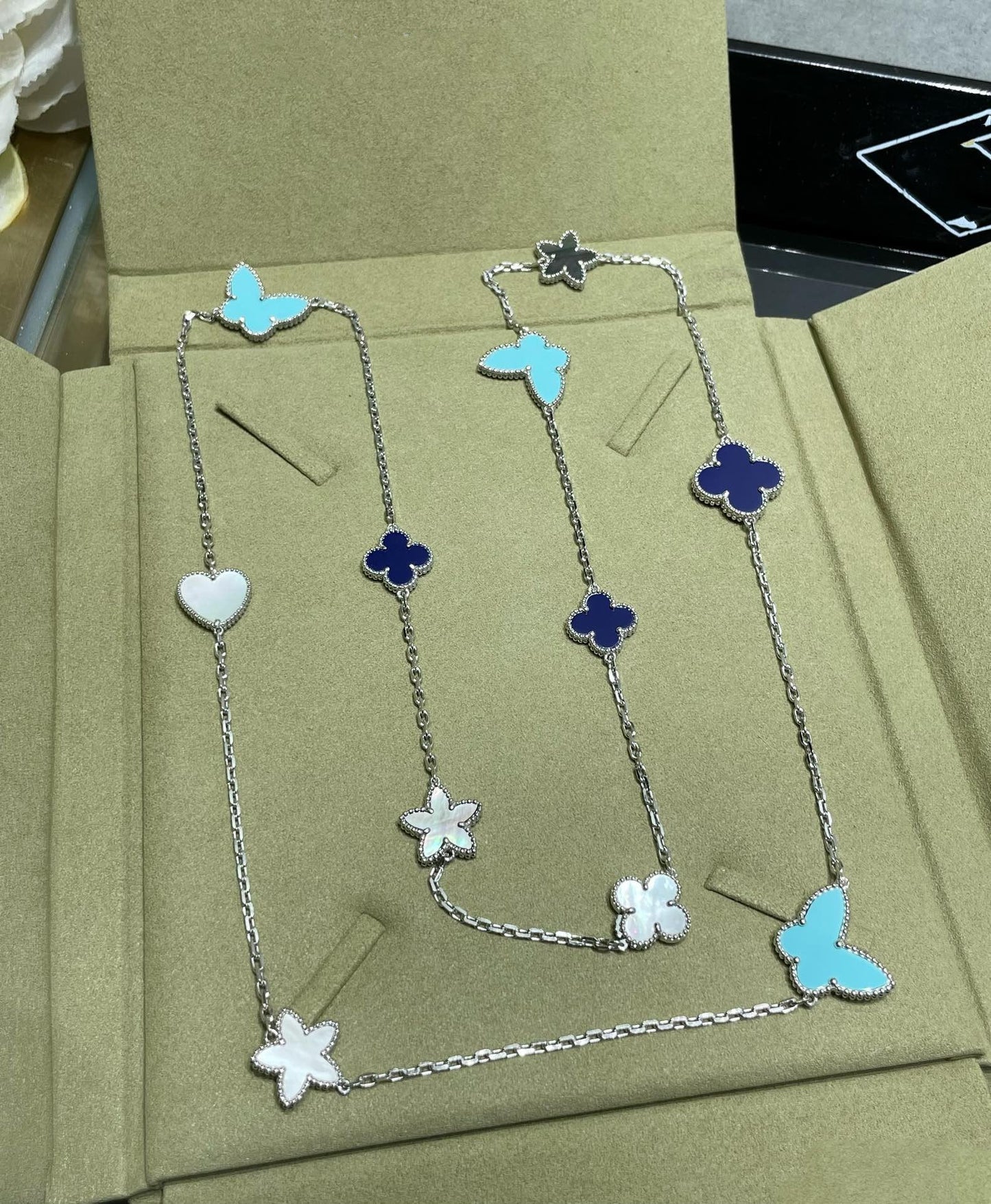 [CA]LUCKY CLOVER SILVER 11 MOTIF NECKLACE