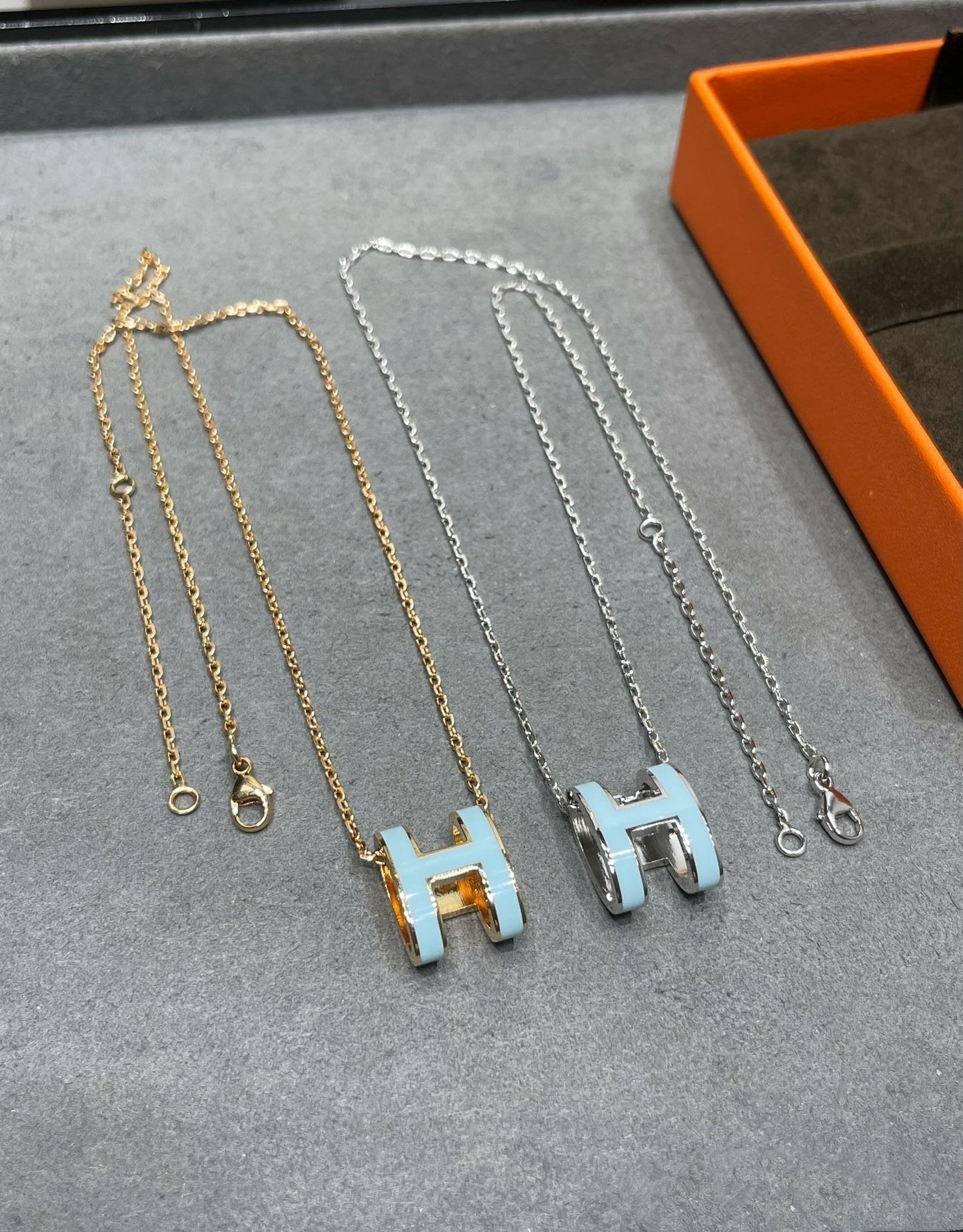 [CA]POP H SKY BLUE NECKLACE