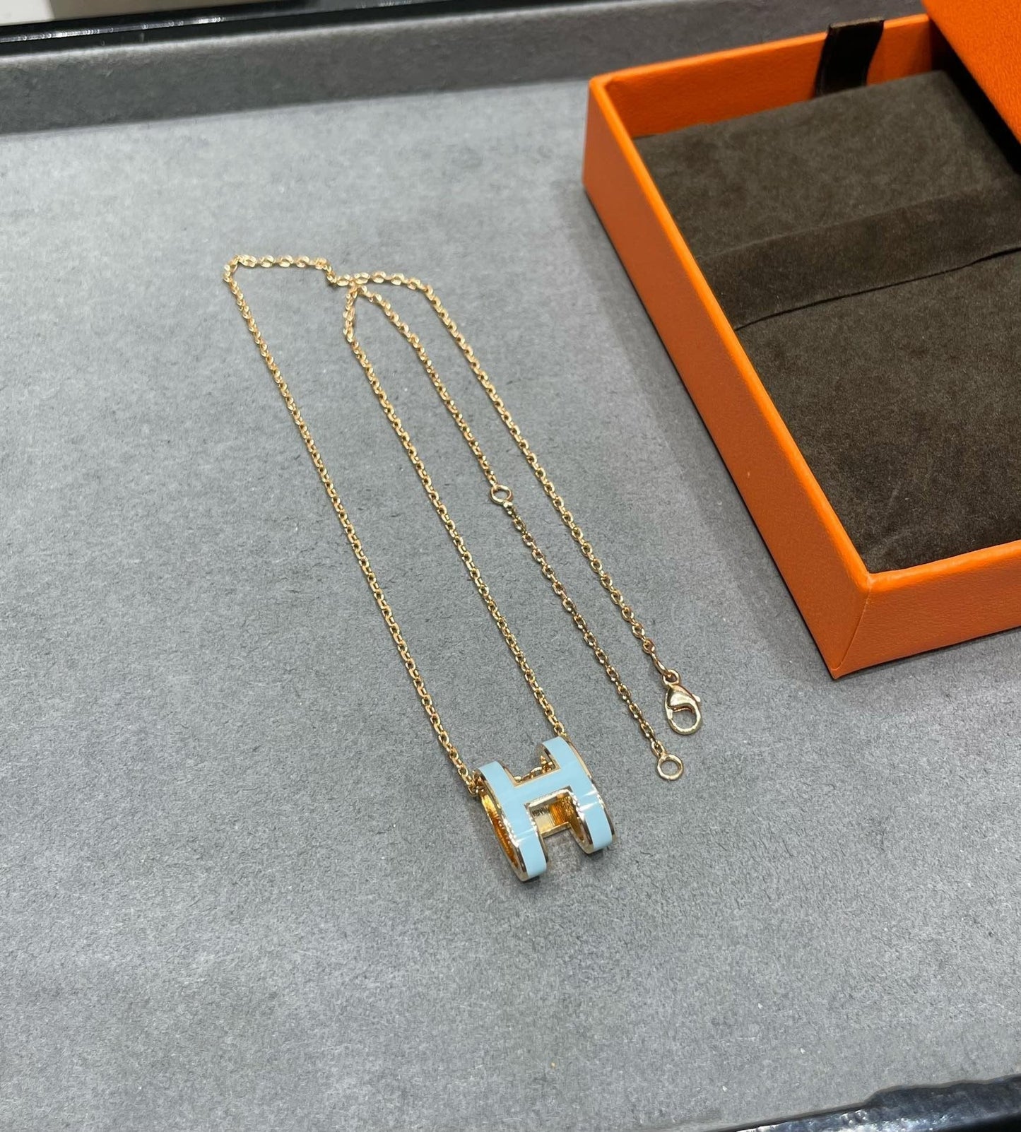 [CA]POP H SKY BLUE NECKLACE