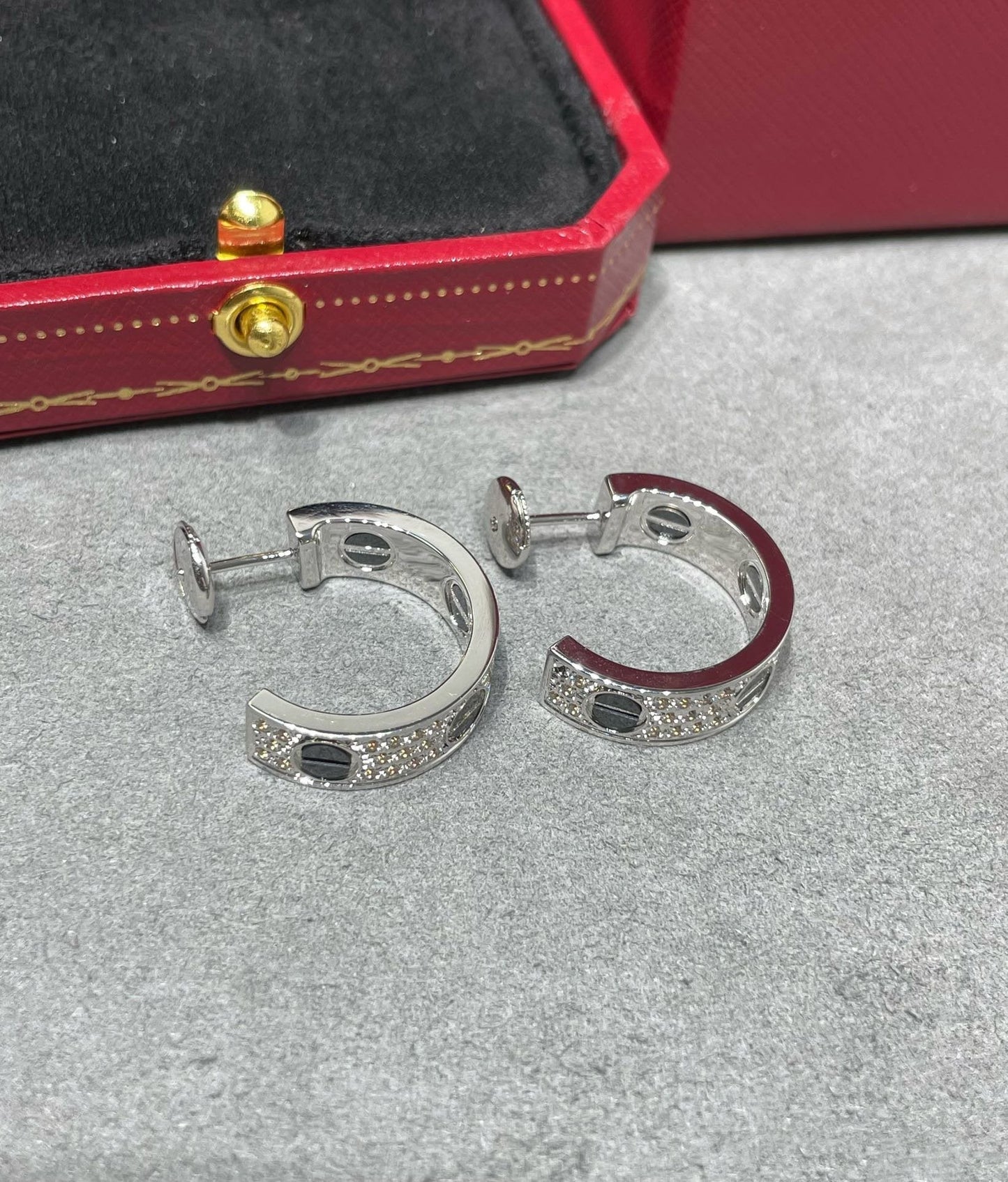 [CA]LOVE CERAMIC DIAMOND PAVED SILVER EARRINGS