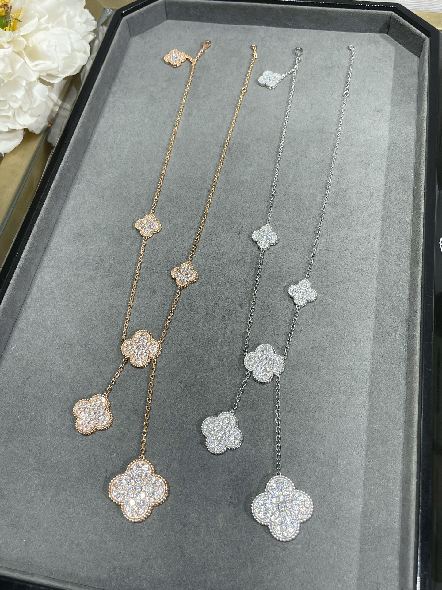 [CA]CLOVER 6 MOTIF DIAMOND PAVED NECKLACE