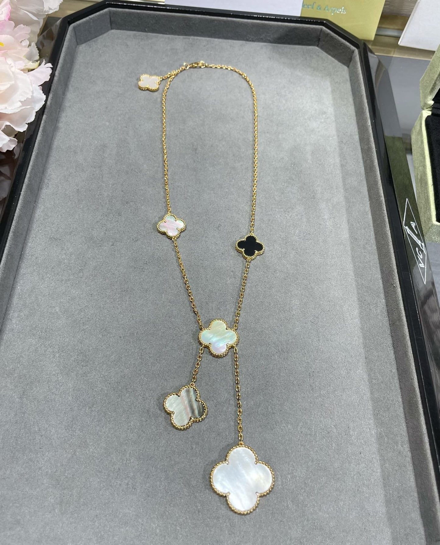 [CA]CLOVER 6 MOTIF MOP ONYX GOLD NECKLACE