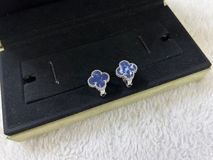 [CA]CLOVER PIETERSITE MEDIUM STUD EARRINGS