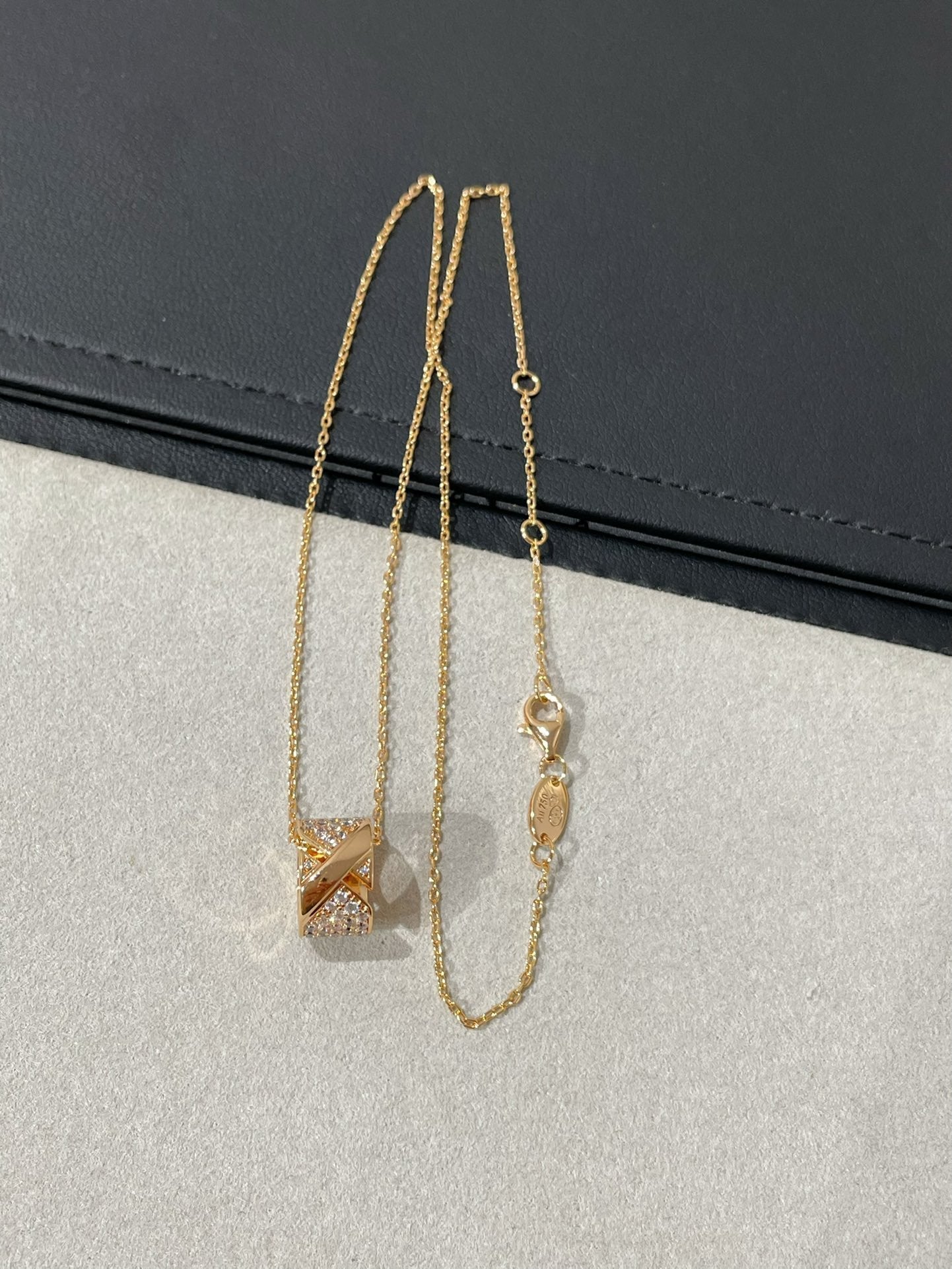 [CA]LIENS EVIDENCE DIAMOND PAVED NECKLACE