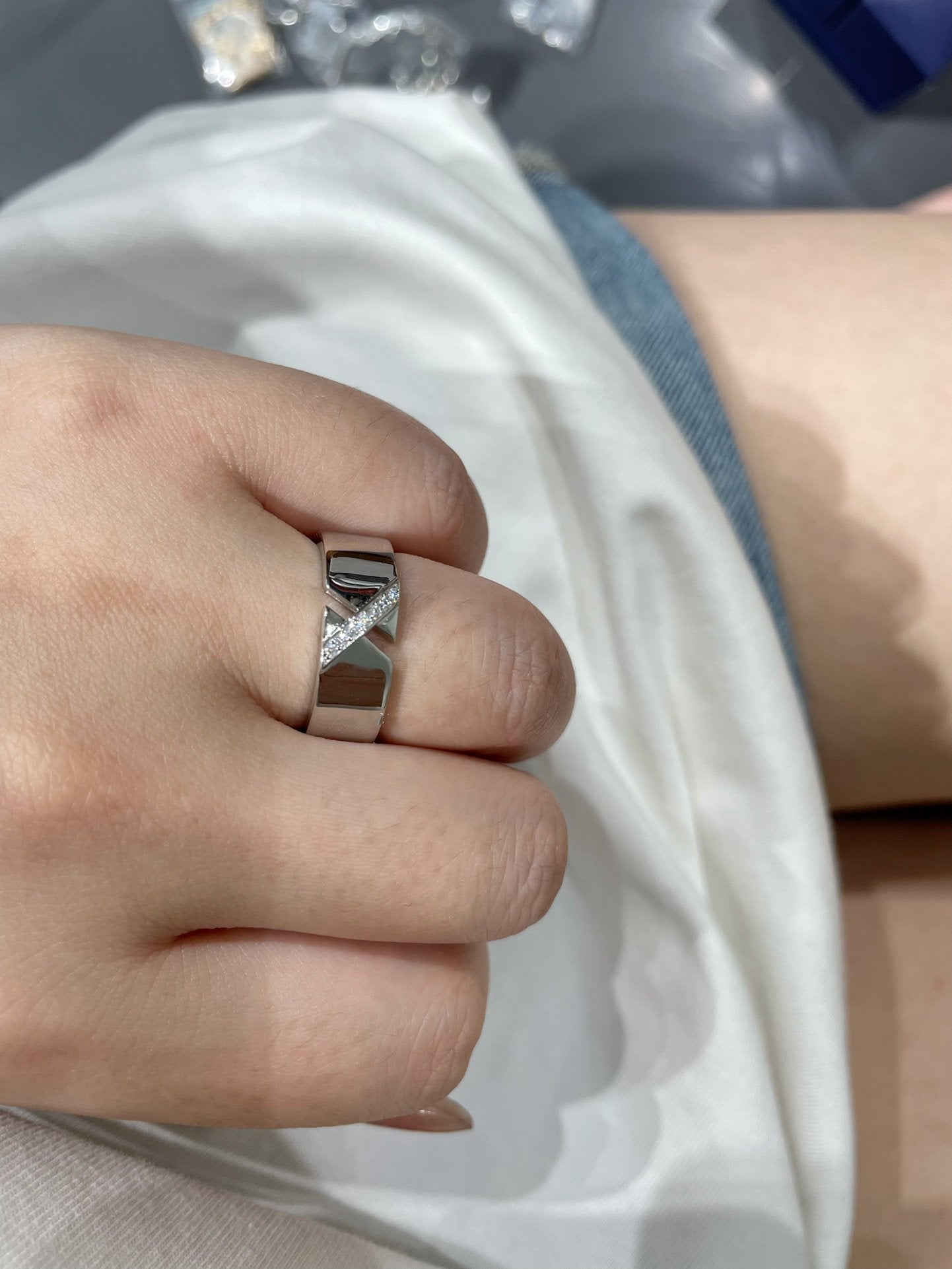 [CA]LIENS EVIDENCE DIAOMOND RING