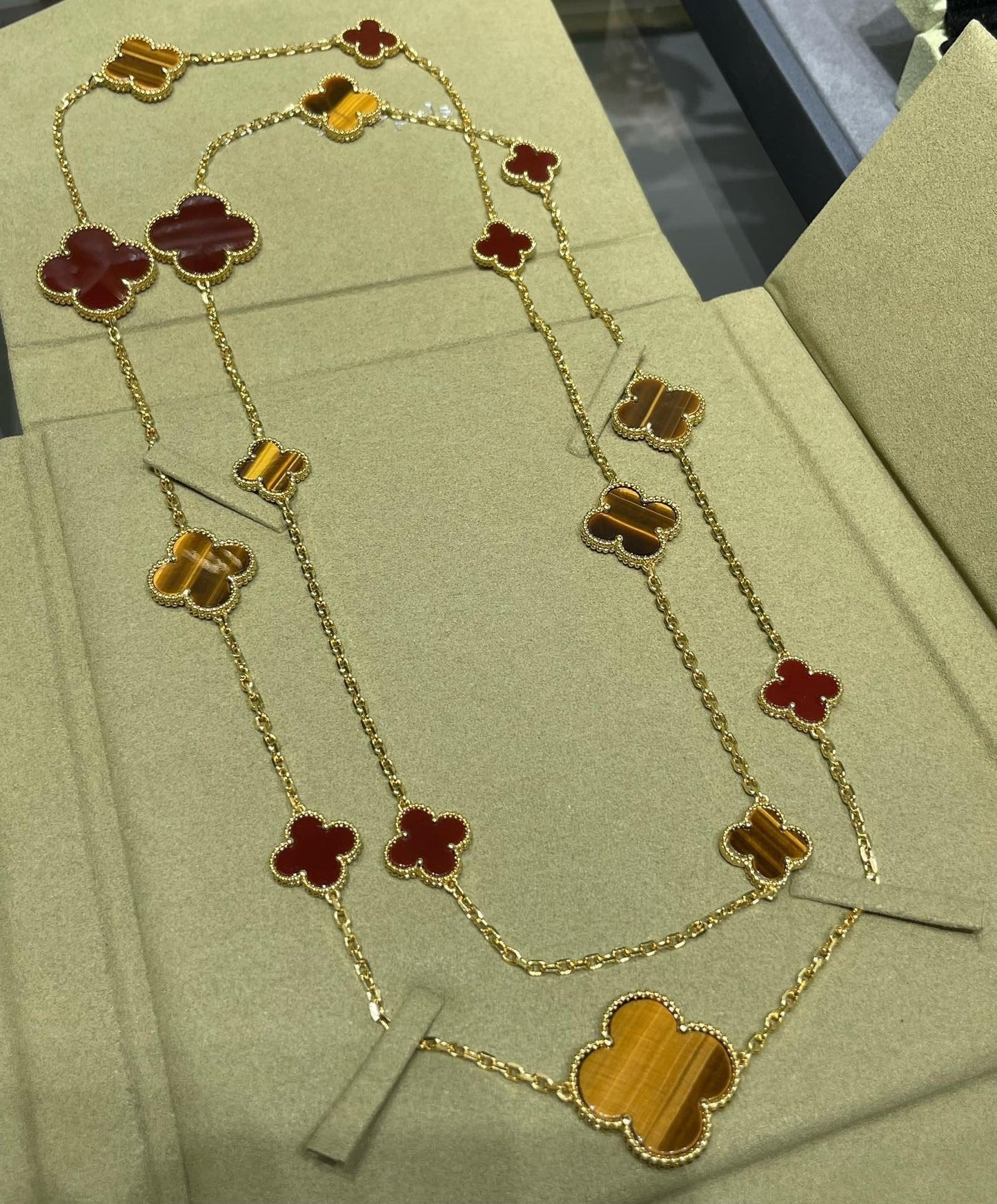 [CA]CLOVER 16 MOTIF CARNELIAN TIGER EYE ROSE GOLD NECKLACE