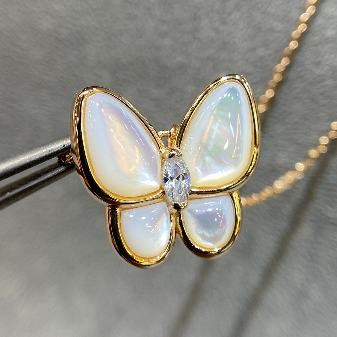 [CA]BUTTERFLY MOP DIAMOND NECKLACE