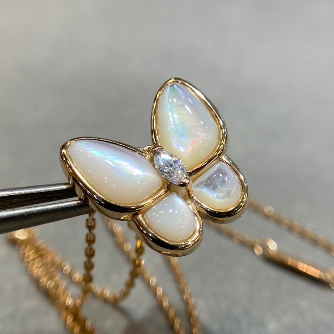 [CA]BUTTERFLY MOP DIAMOND NECKLACE