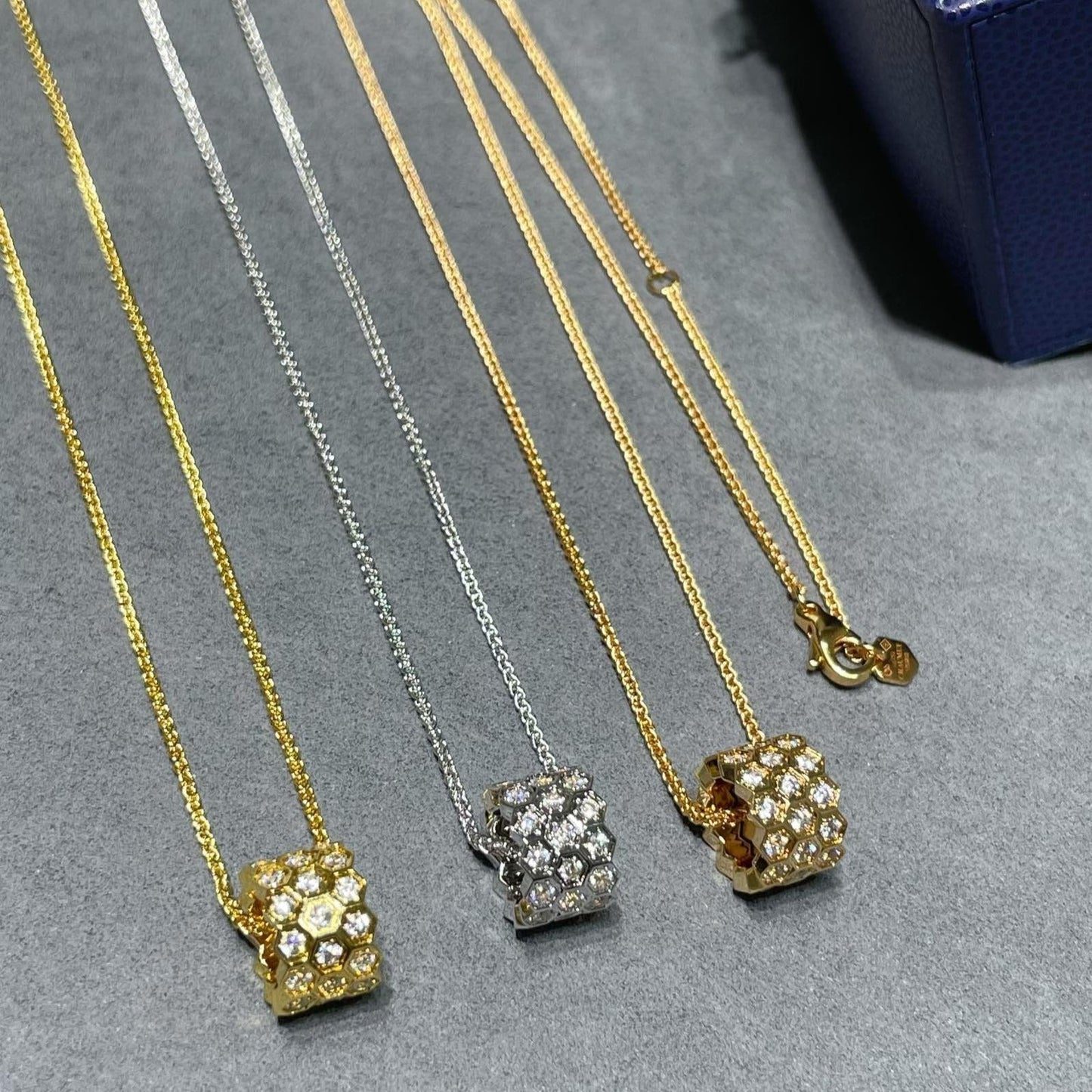 [CA]BEE LOVE DIAMOND PAVED 3 ROW NECKLACE