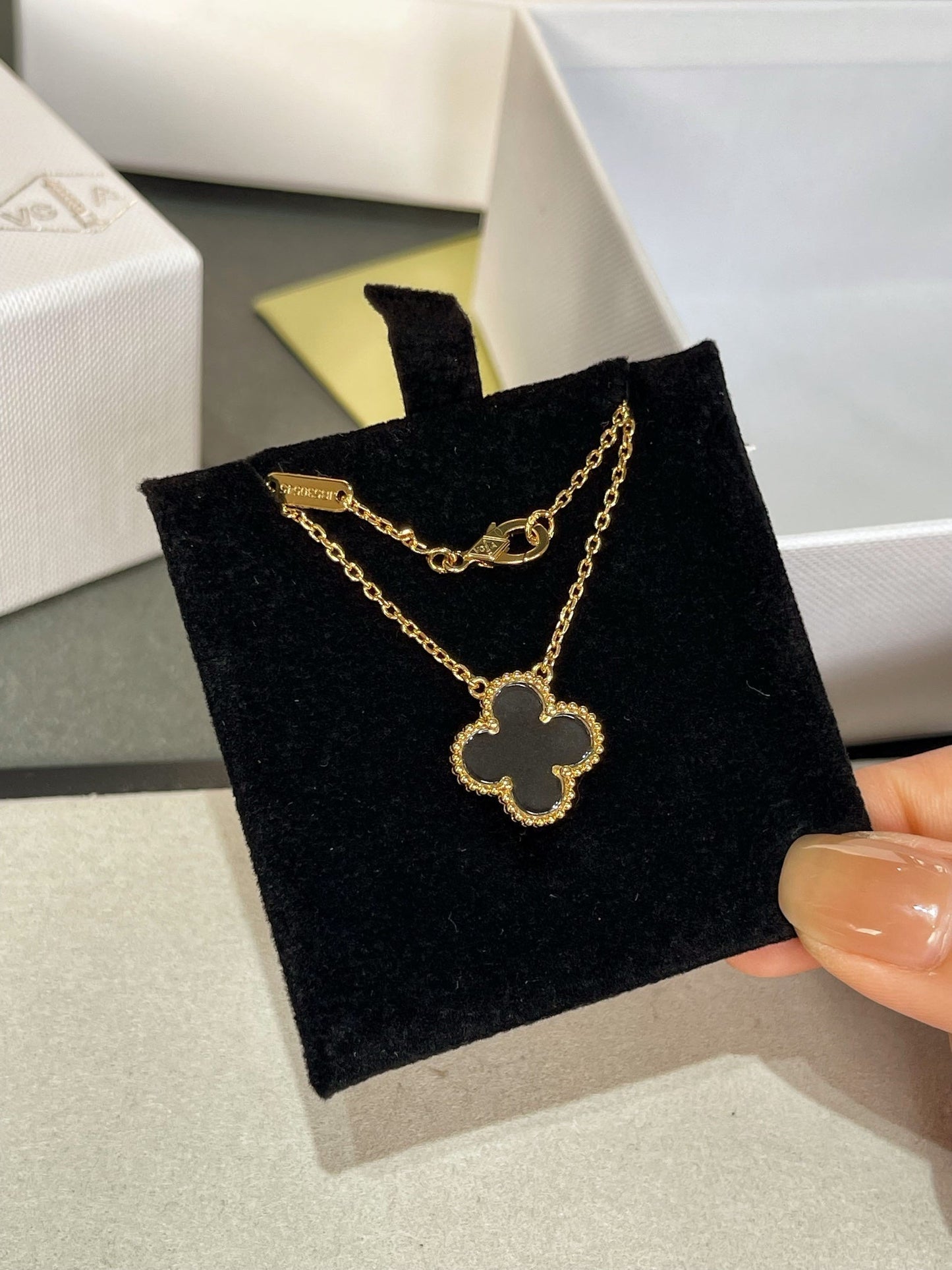 [CA]CLOVER ROCK CRYSTAL ROSE GOLD NECKLACE