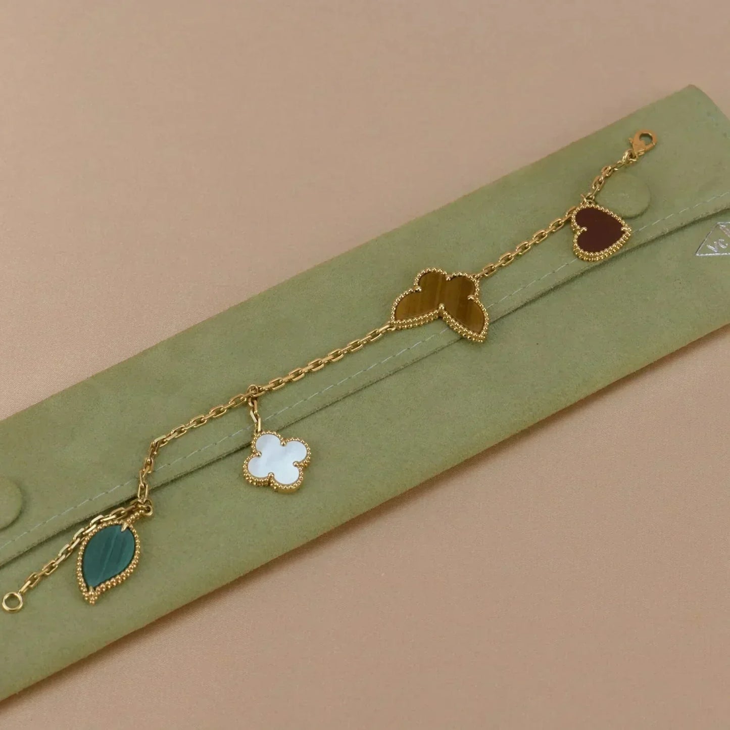 [CA]LUCKY SPRING 5 MOTIF GOLD BRACELET