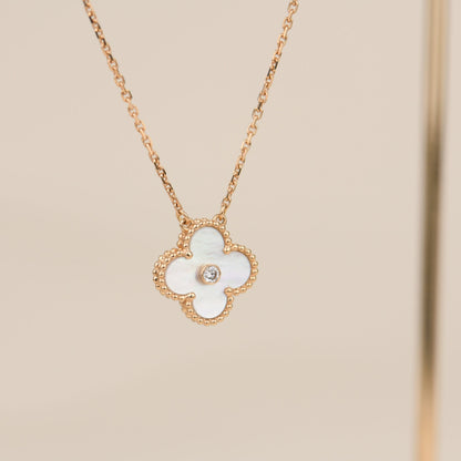 [CA]CLOVER 15MM DIAMOND WHITE FRITILLARIA NECKLACE