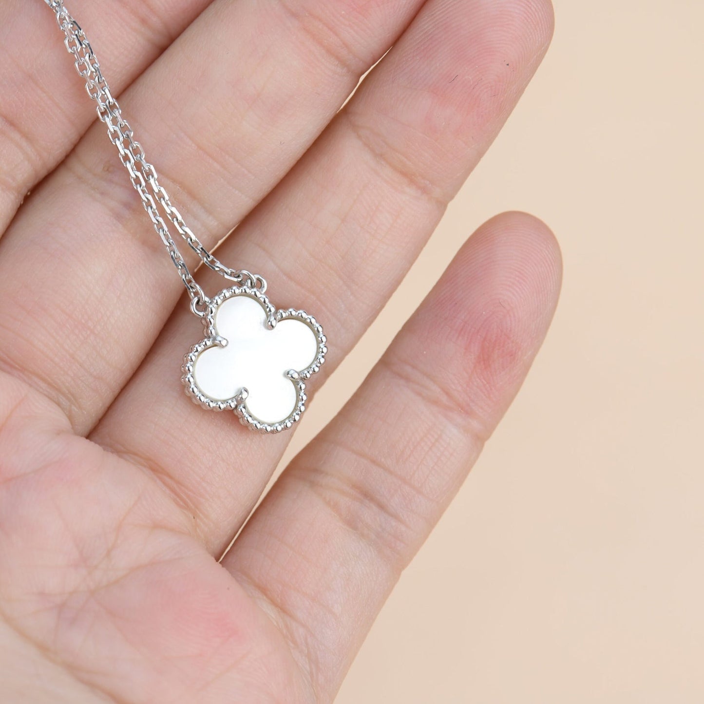 [CA]CLOVER  15MM WHITE MOTHER-OF-PEARL SILVER