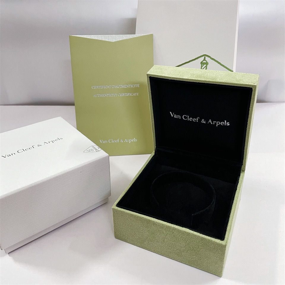 [LUCAS]VA CLOVER BRACELET NECKLACE RING BOX GIFT BAG