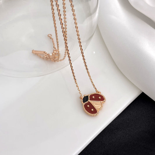 [CA]LUCKY  CARNELIANS LADYBUG NECKLACE