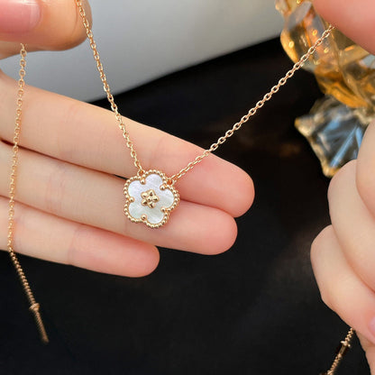 [CA]LUCKY  WHITE MOP  PLUM BLOSSOM NECKLACE